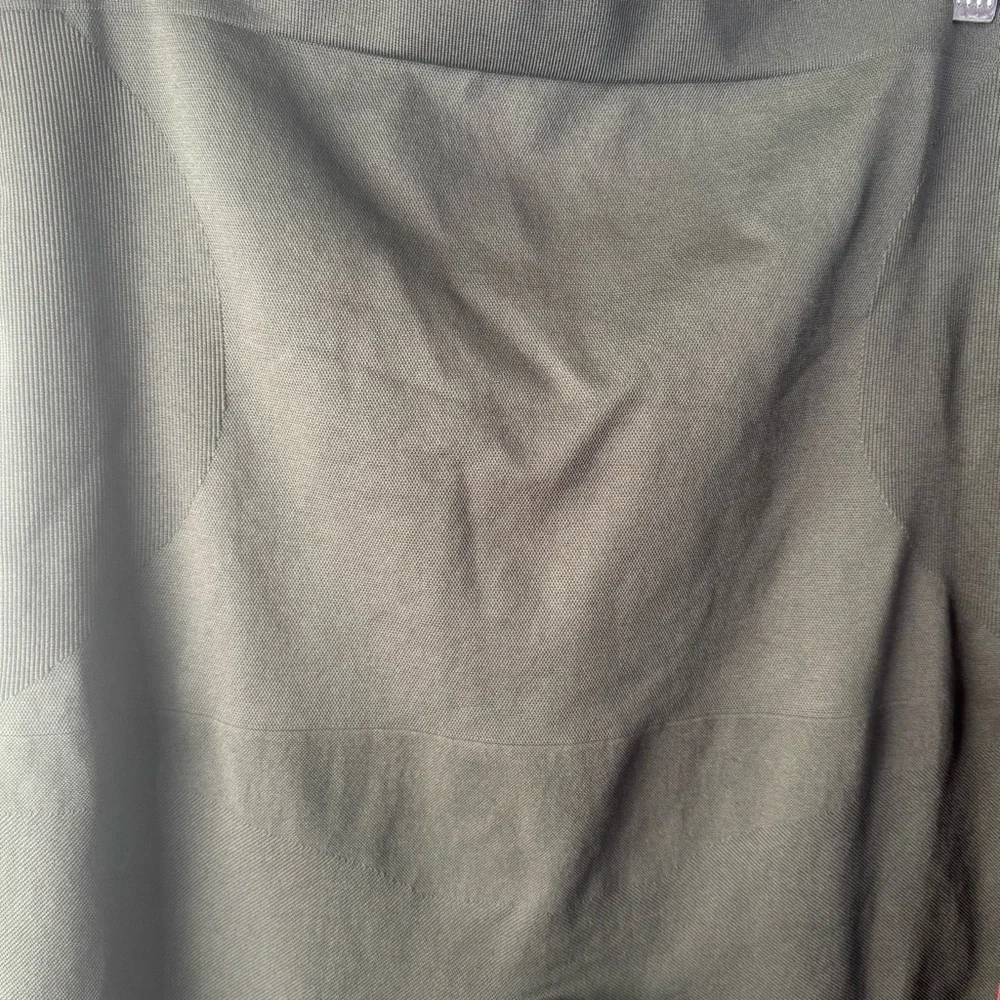 Shapermint Women's Legging bundle - gray and Burgundy 4x - Picture 3 of 5